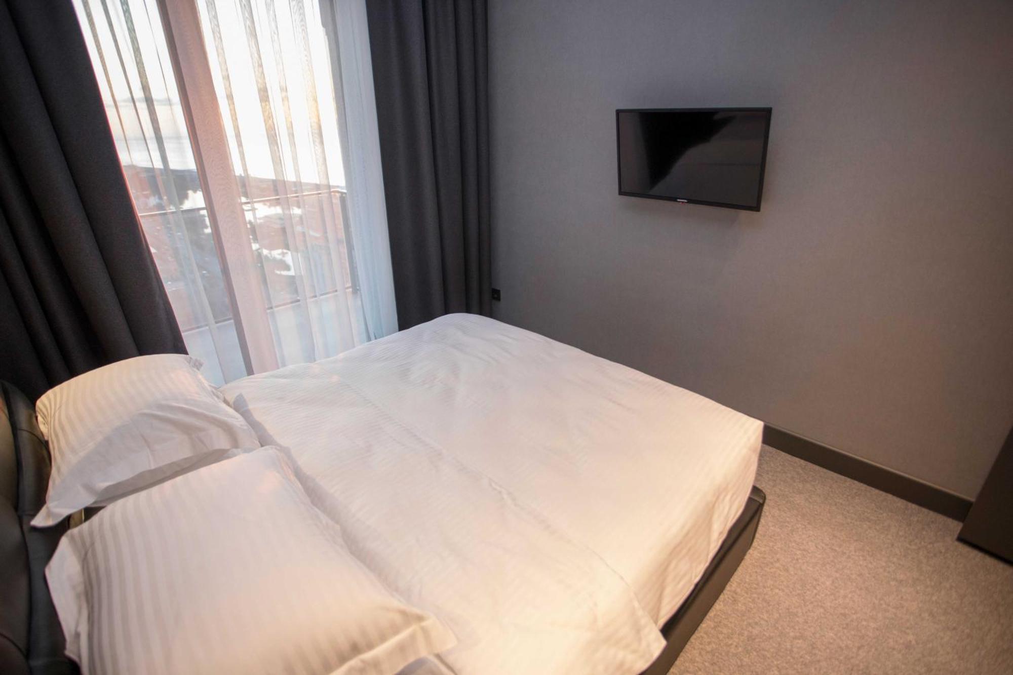 Gumbati Apart Hotel Батуми Экстерьер фото